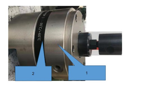 平推式夹具在电子万能试验机中的应用